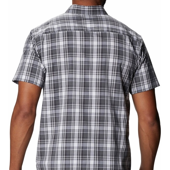 NWT Mens Columbia Gray/White Plaid Short Sleeve Button Up Shirt SZ Small - Picture 2 of 7
